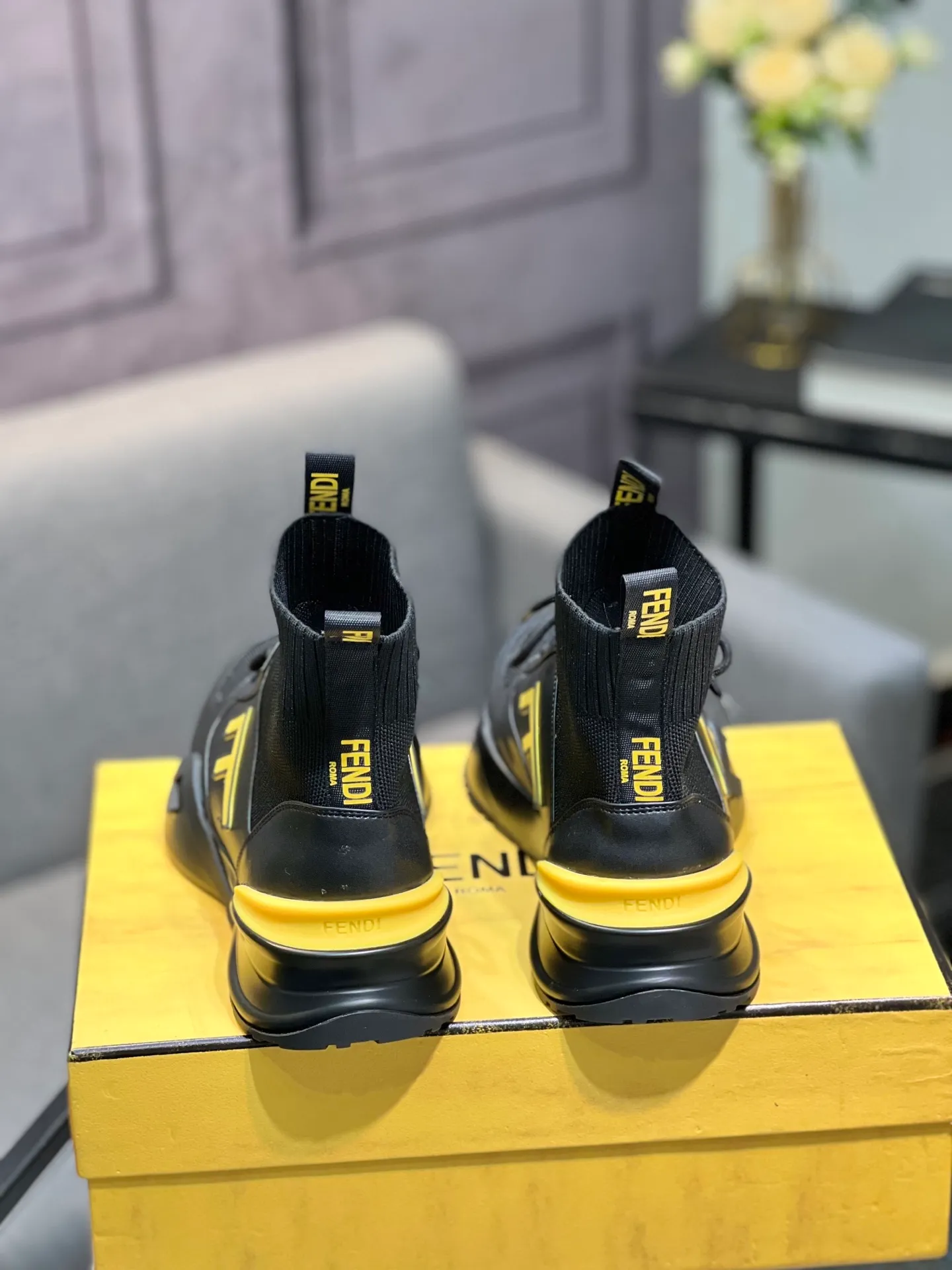Men's shoes 💰580 FENDI men's fashion casual shoes 👟Hot sale🔥Official website 1:1 replica ⬆️Original quality - Original leather - Original breathable mesh lining Original outsole 1:1 replica, code number 38-44 (45-46 customized)
